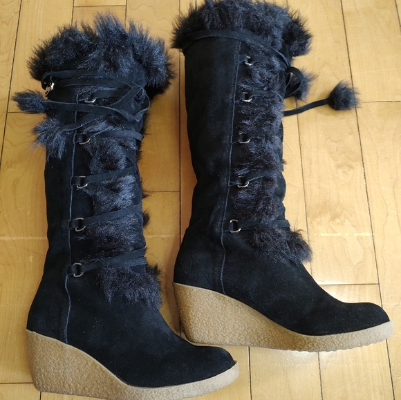 Michael Kors Navy Winter Boots with Wedge Heel and Lacing - Picture 5 of 13